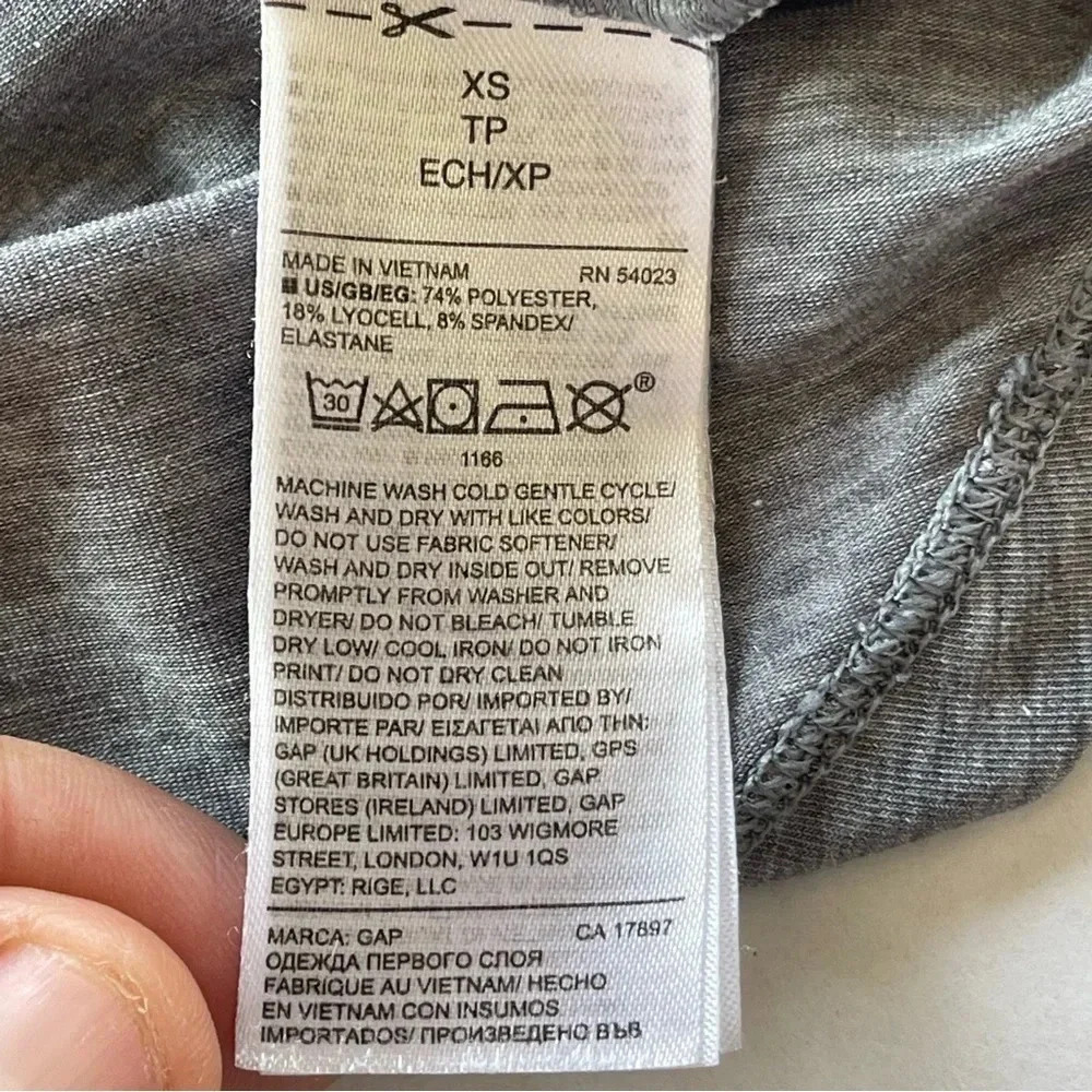 Gap fit Breathe Women size XS work out sleeves Top - Picture 6 of 6